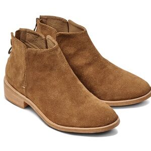 Beek Falcon Suede Ankle Booties in Chestnut - Size 9